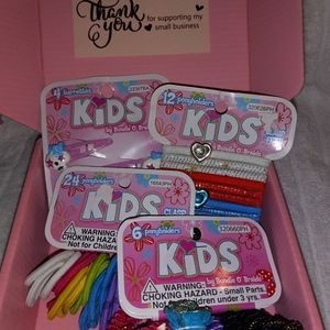 4pack of hair accessories